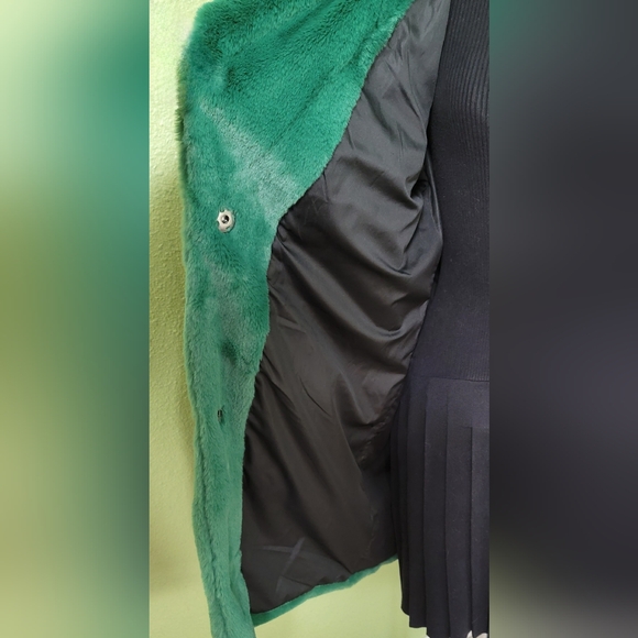 Luxurious Green Plush Faux Fur Coat Sz L - Picture 2 of 12